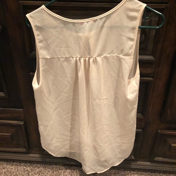 Tank - Picture 4 of 4